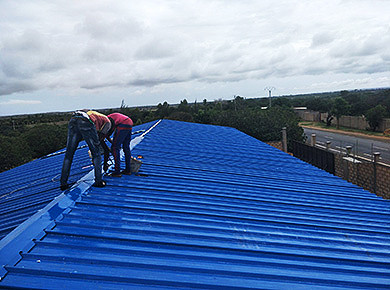 The animal husbandry group uses the color steel plate we produce as the roof